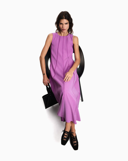 Sleeveless dress in techno cady with vertical piping