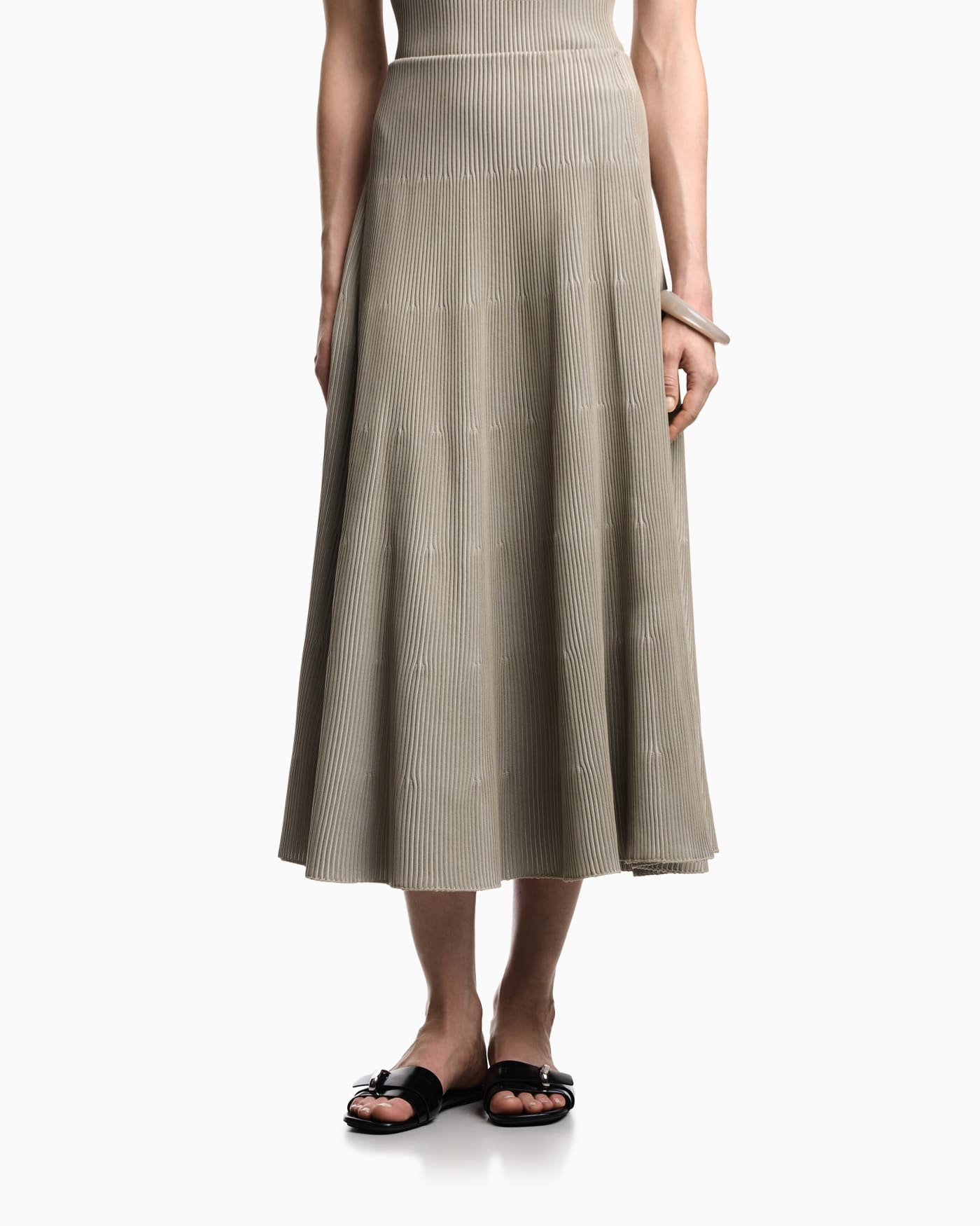 Long, ribbed-effect skirt