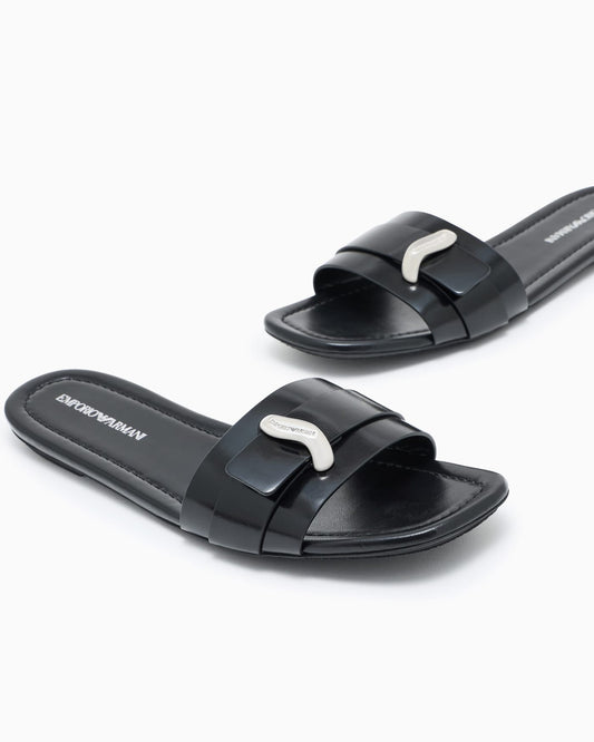 Shiny polished leather band sandals