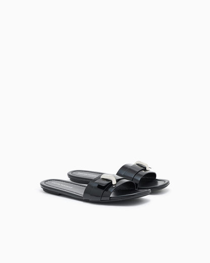 Shiny polished leather band sandals