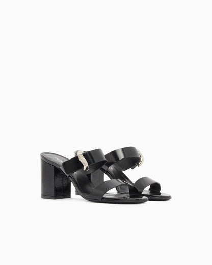 Shiny polished leather sandals with heel