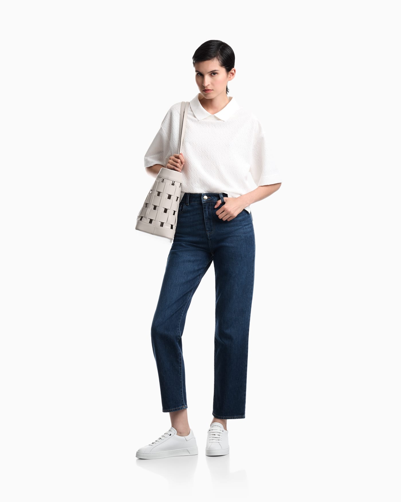 Short-sleeve shirt with double collar and chevron pattern