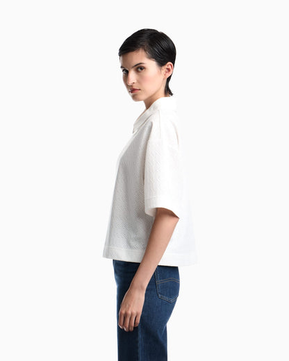 Short-sleeve shirt with double collar and chevron pattern