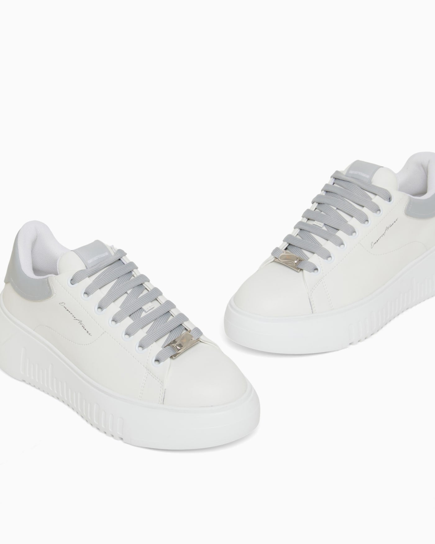 Smooth leather sneakers Icon with a thick textured sole