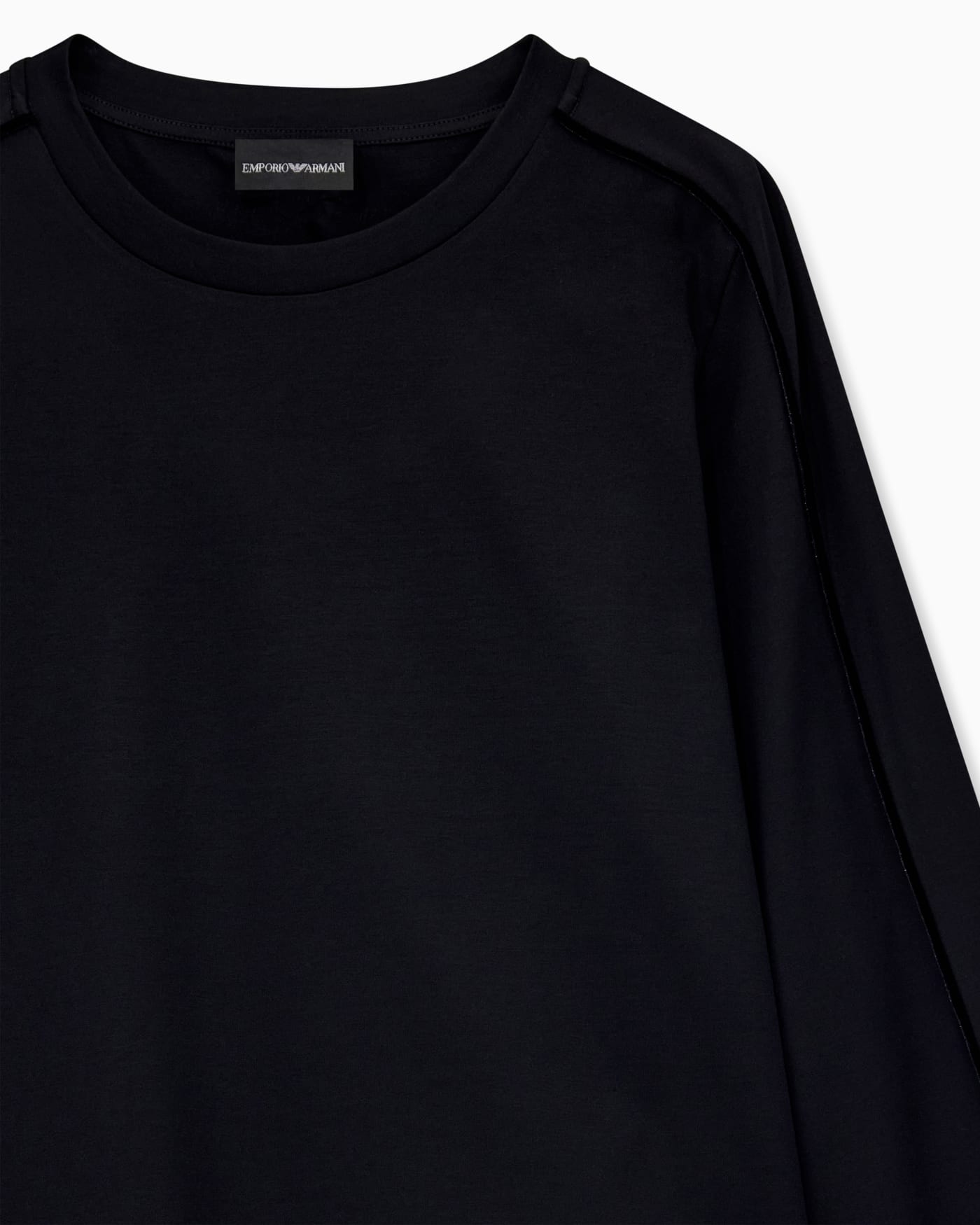 Mercerized jersey shirt with chenille tape Travel Essential