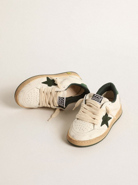 Junior Ball Star in white leather with green suede star