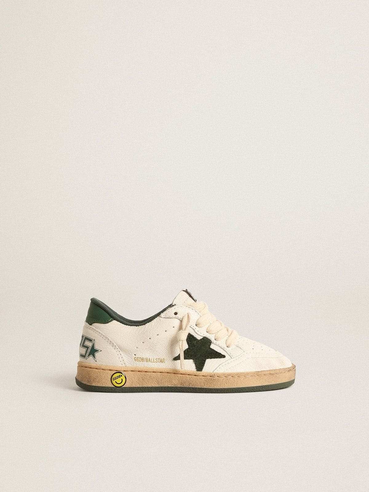 Junior Ball Star in white leather with green suede star
