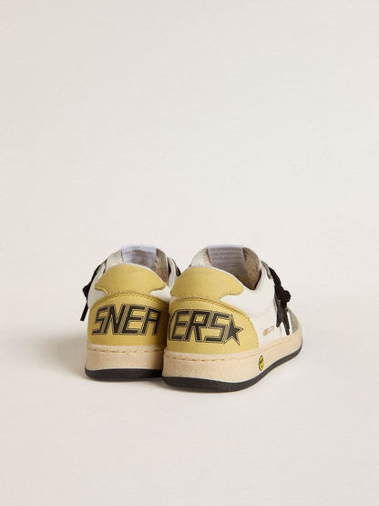 Junior Ball Star in white nappa with dark green suede inserts and black star