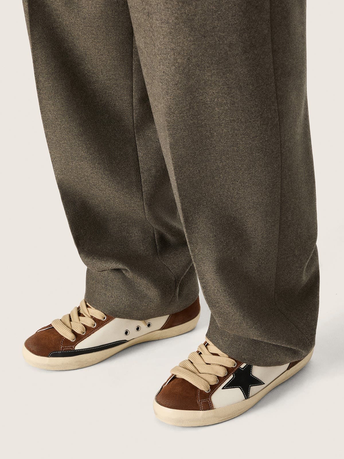 Men's Super-Star in white leather and brown suede with black leather star