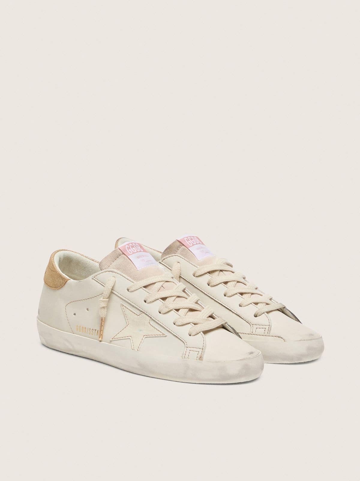 Women’s Super-Star in worn white leather with tone-on-tone star