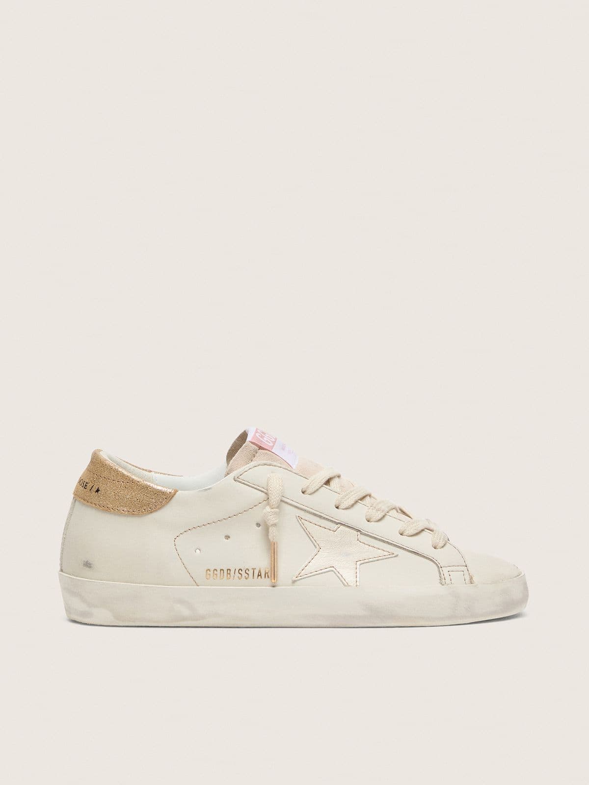 Women’s Super-Star in worn white leather with tone-on-tone star
