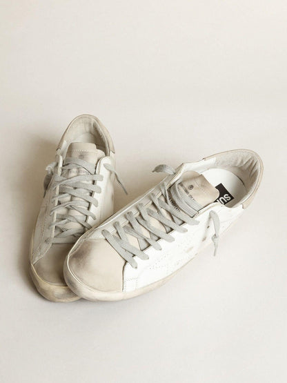 Women's Super-Star in white leather with perforated star and beige nubuck heel tab