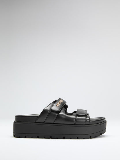Fasten faux leather sandals
