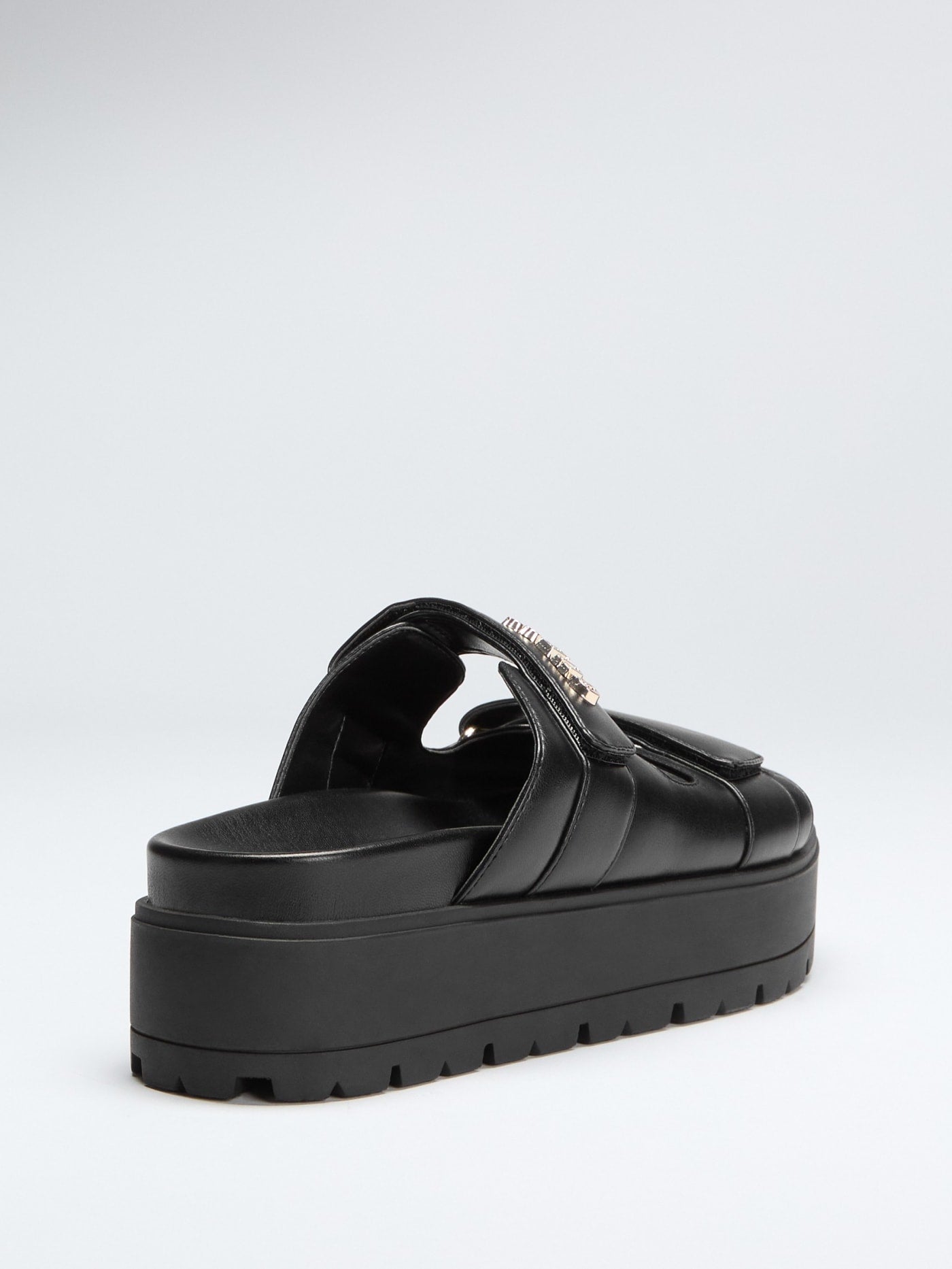 Fasten faux leather sandals