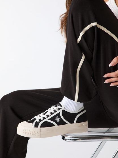 Issah logo sneaker