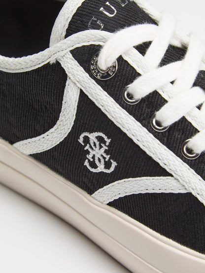 Issah logo sneaker