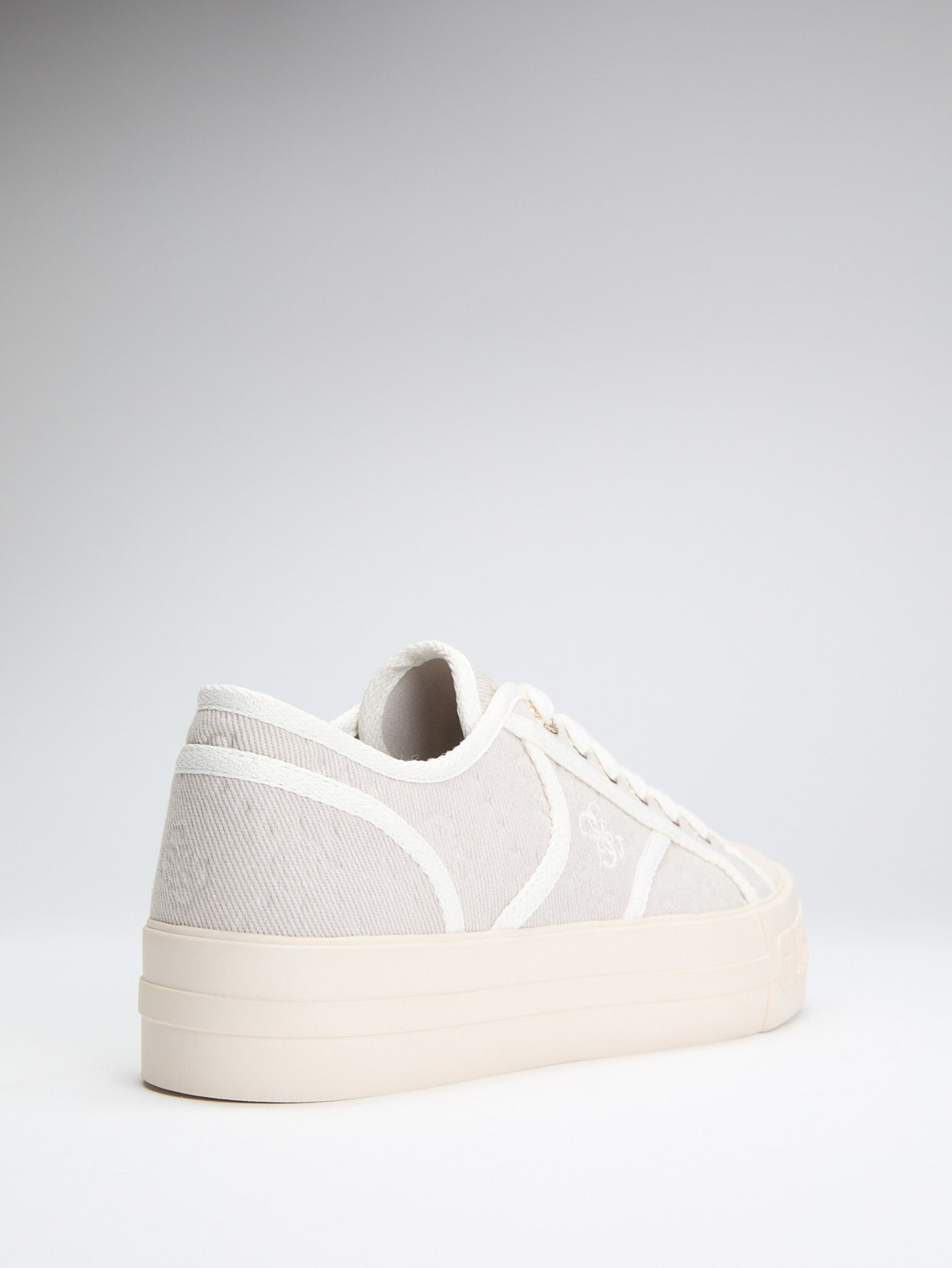 Issah logo sneaker