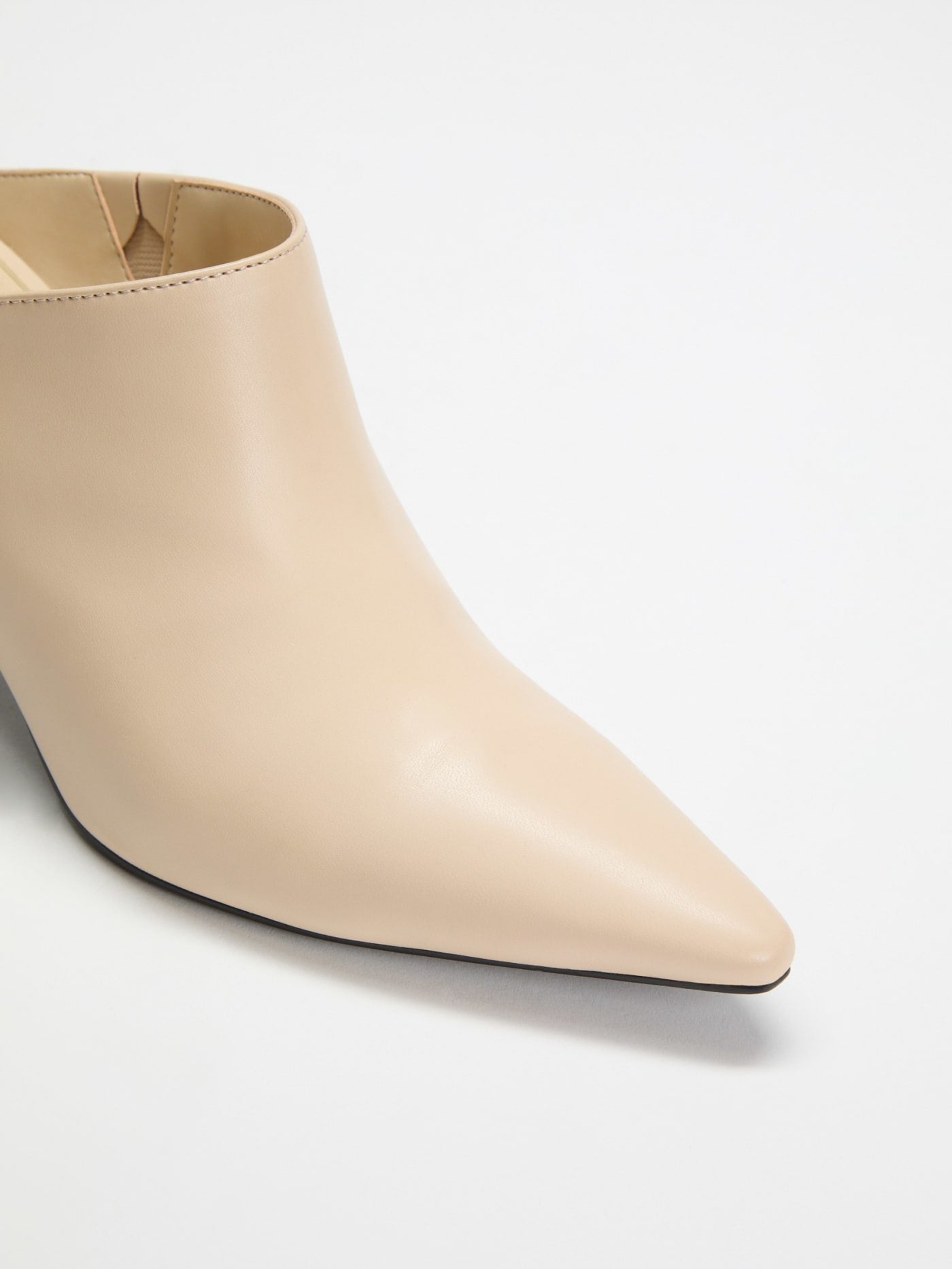Pacon Stiletto Mules