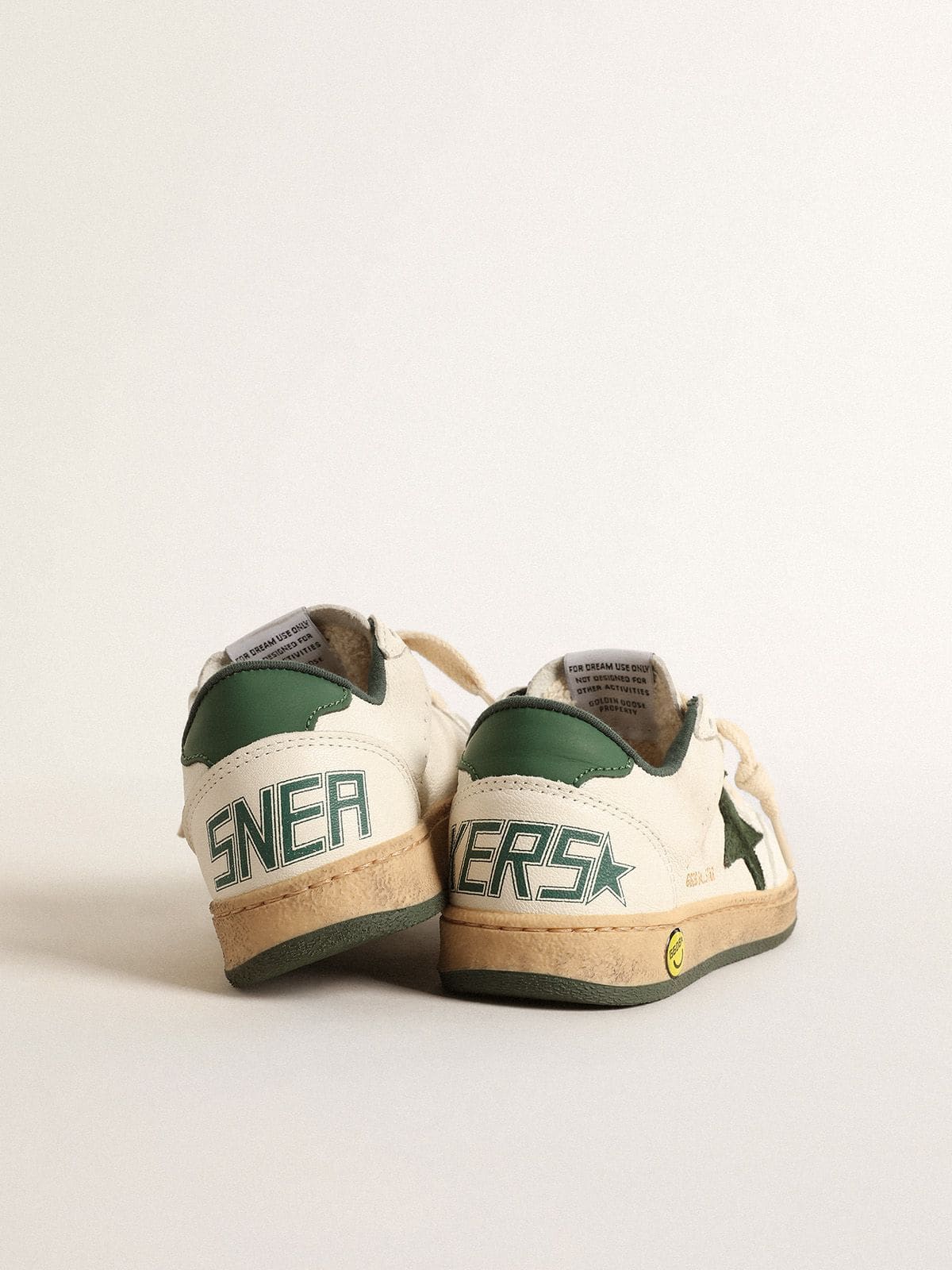 Young Ball Star in white leather with green suede star