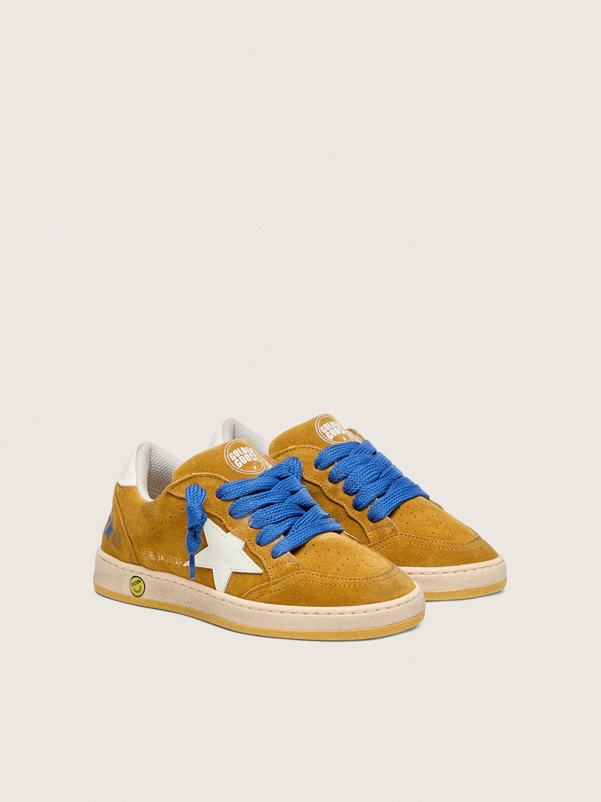 Young Ball Star in ocher suede with glossy white leather star and heel tab