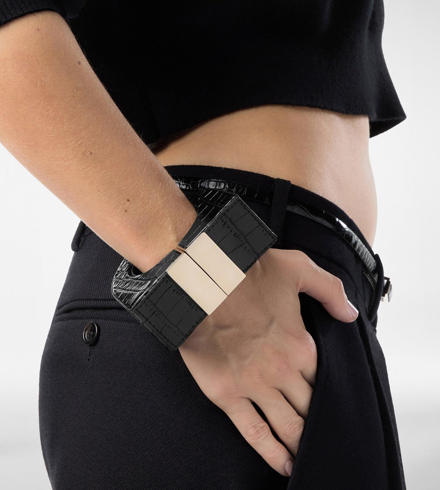 Shiny Stamped Crocodile Leather And Brass Deco Bracelet