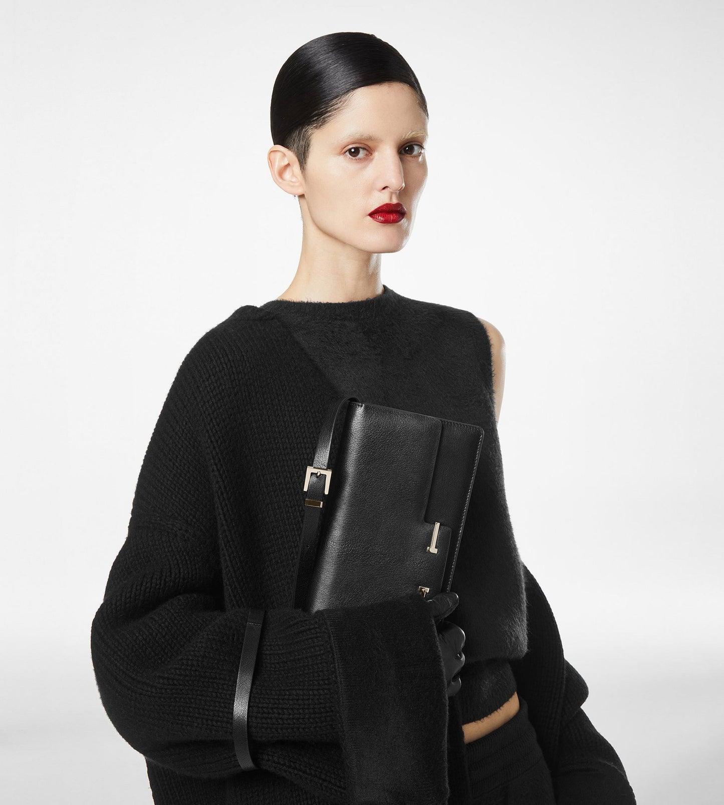 Supple Grain Leather Aube E/W Shoulder Bag