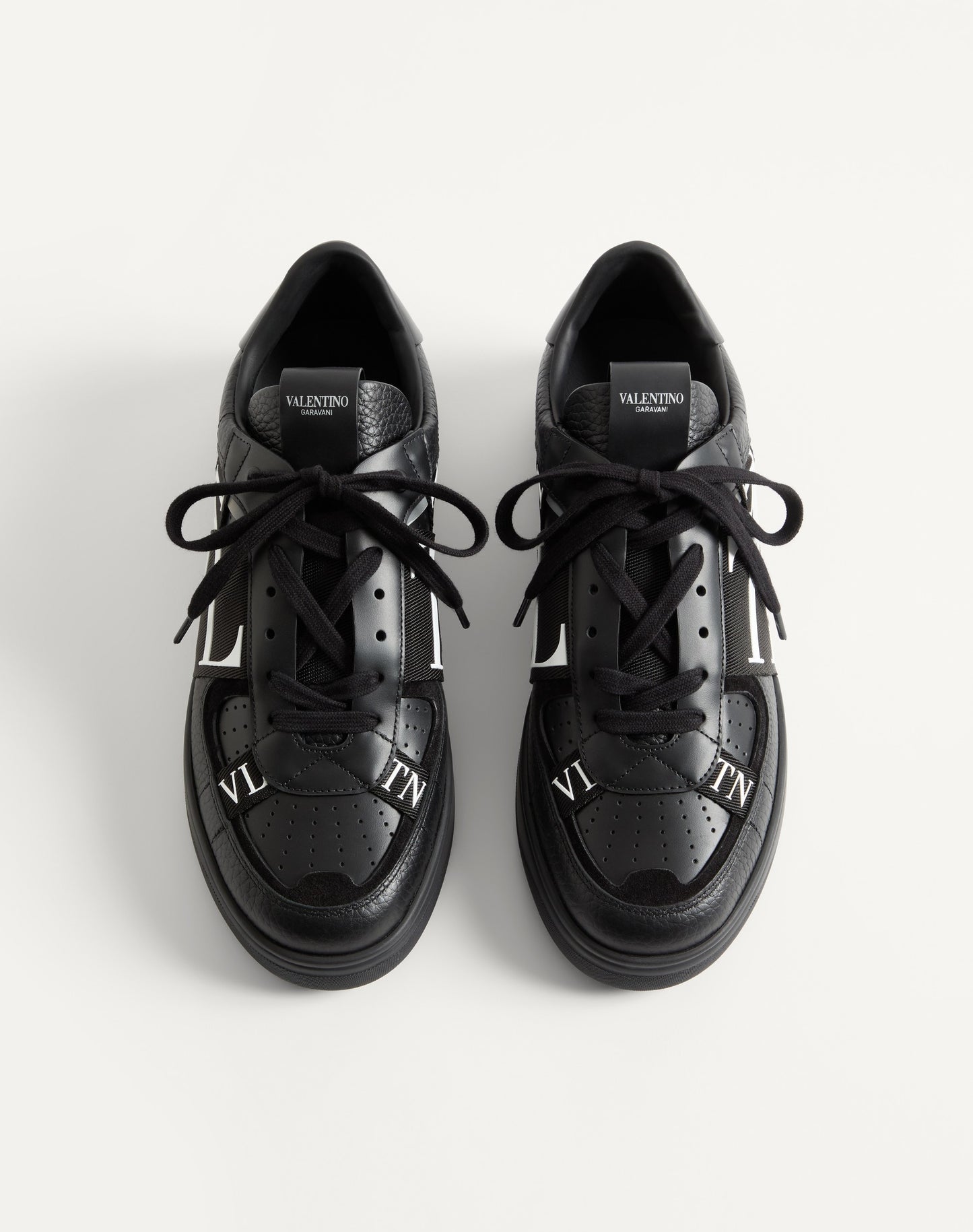 Low-top Calfskin Vl7n Sneaker With Bands