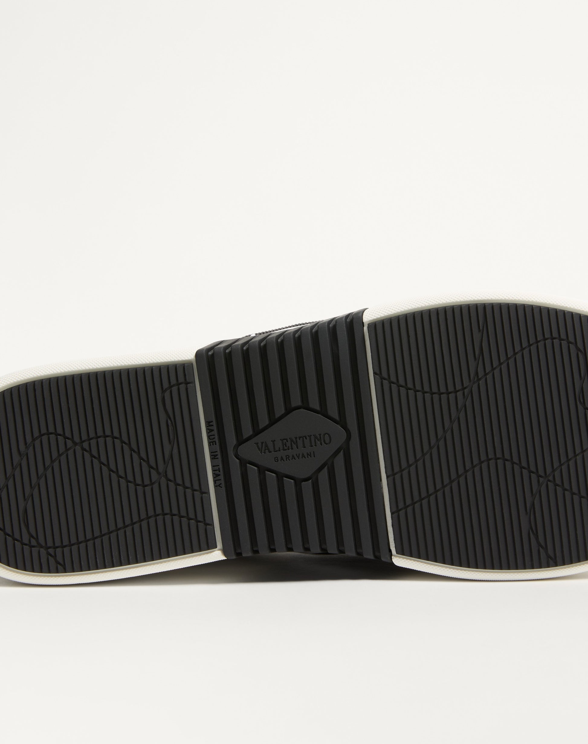 Low-top Calfskin Vl7n Sneaker With Bands