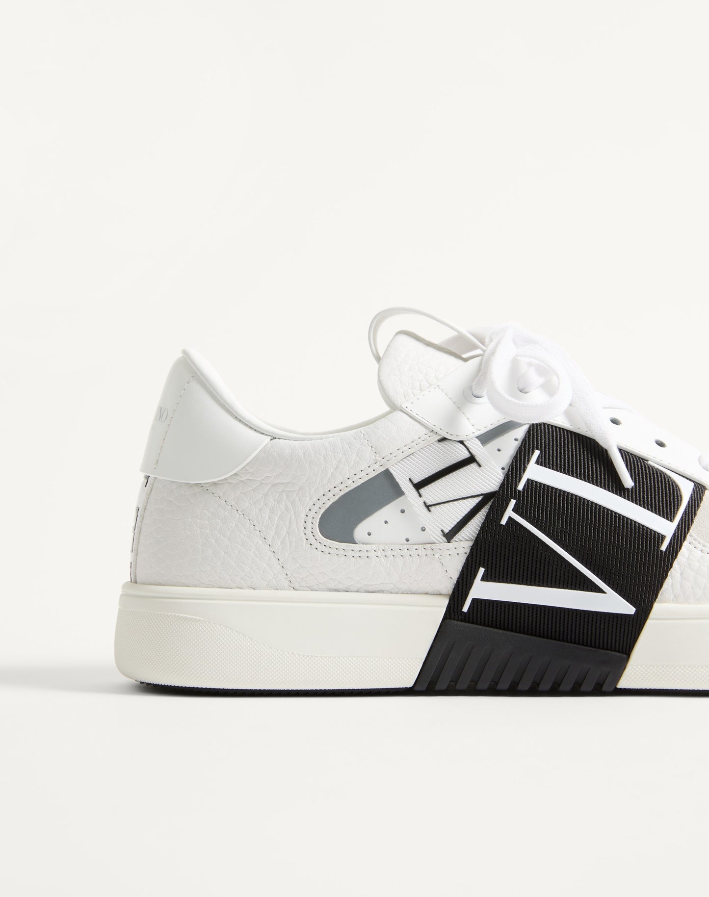 Low-top Calfskin Vl7n Sneaker With Bands