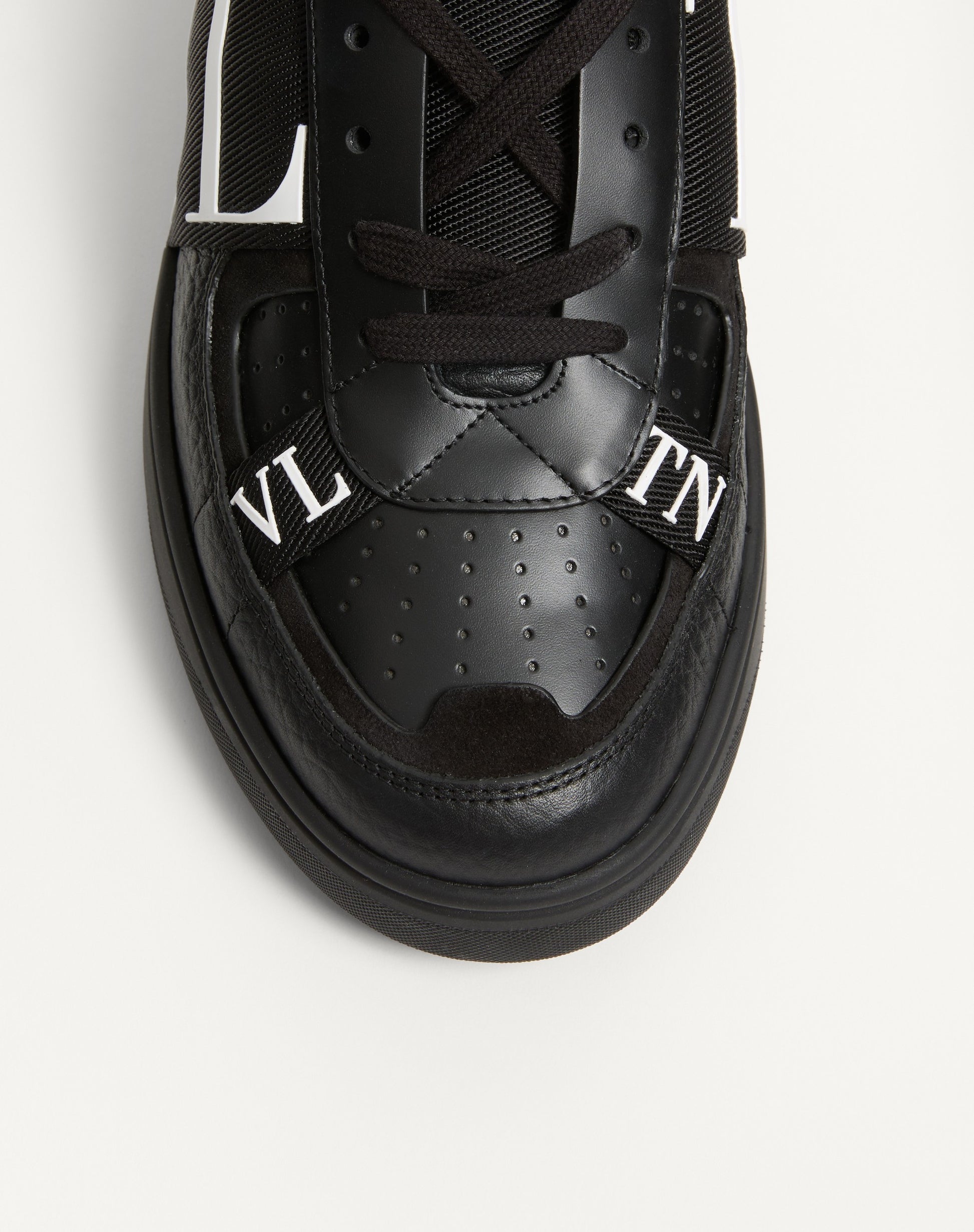 Low-top Calfskin Vl7n Sneaker With Bands