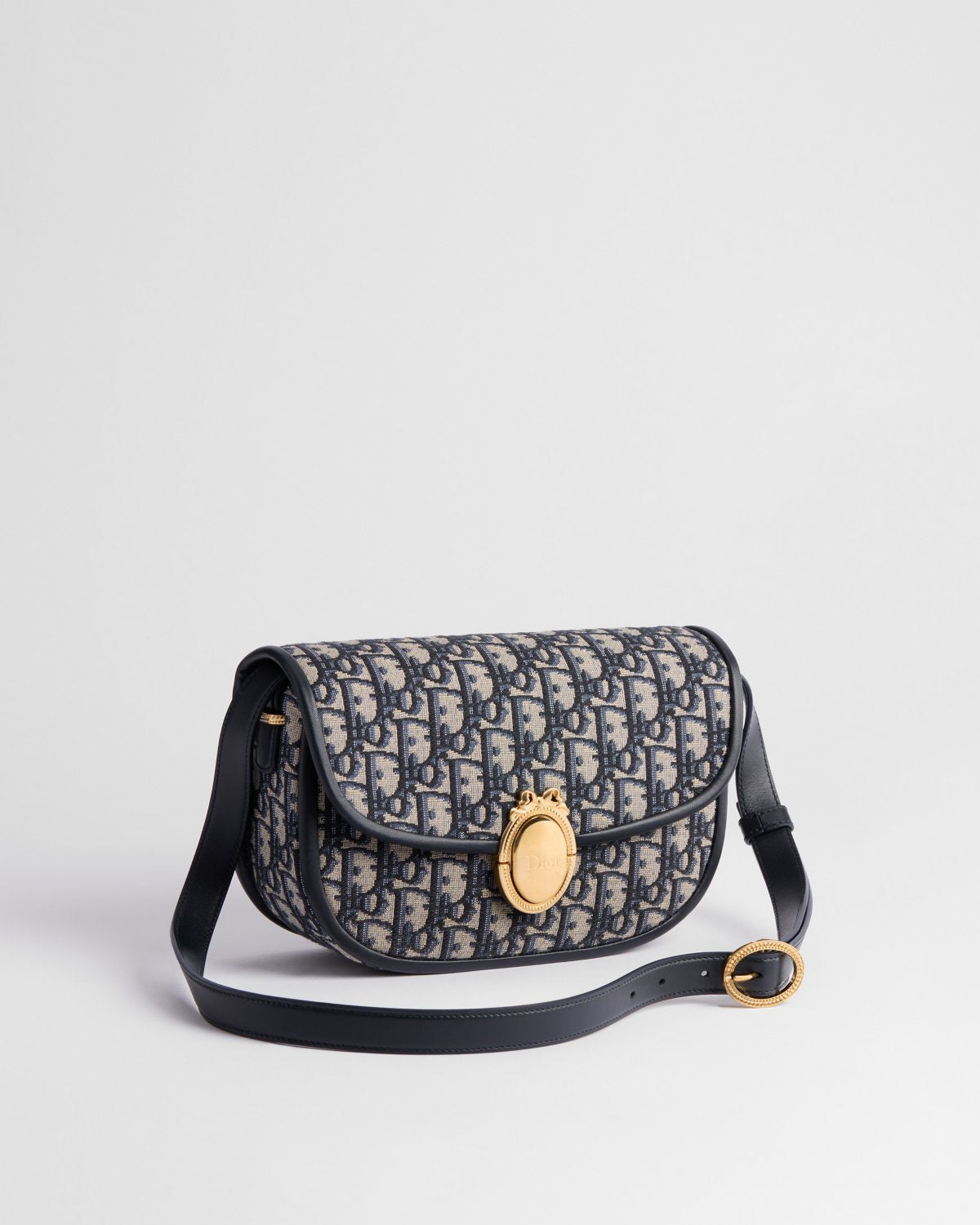Medium Dior Médaillon Flap Bag