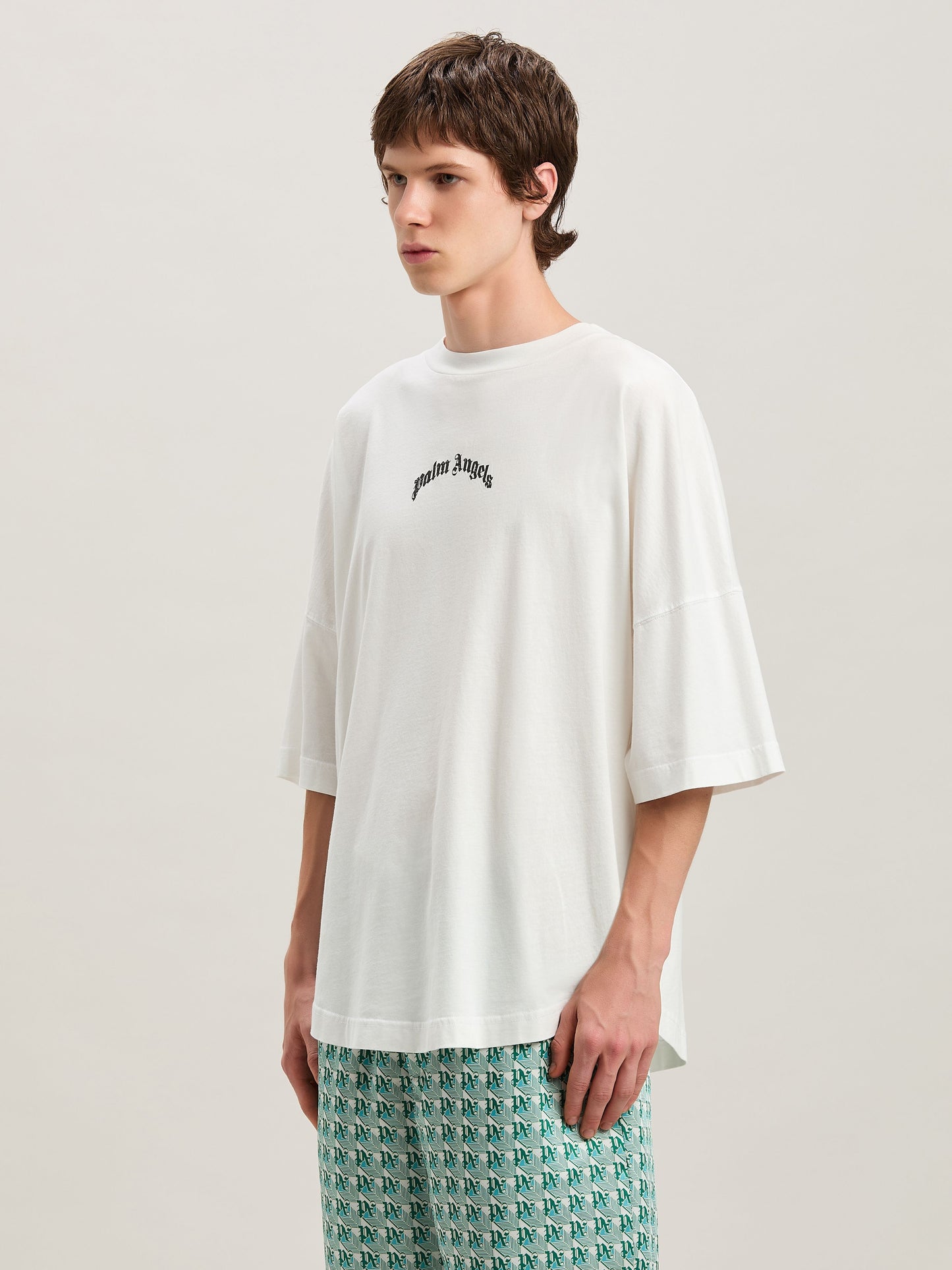 Back Curved Logo Over Tee Off White   Bl