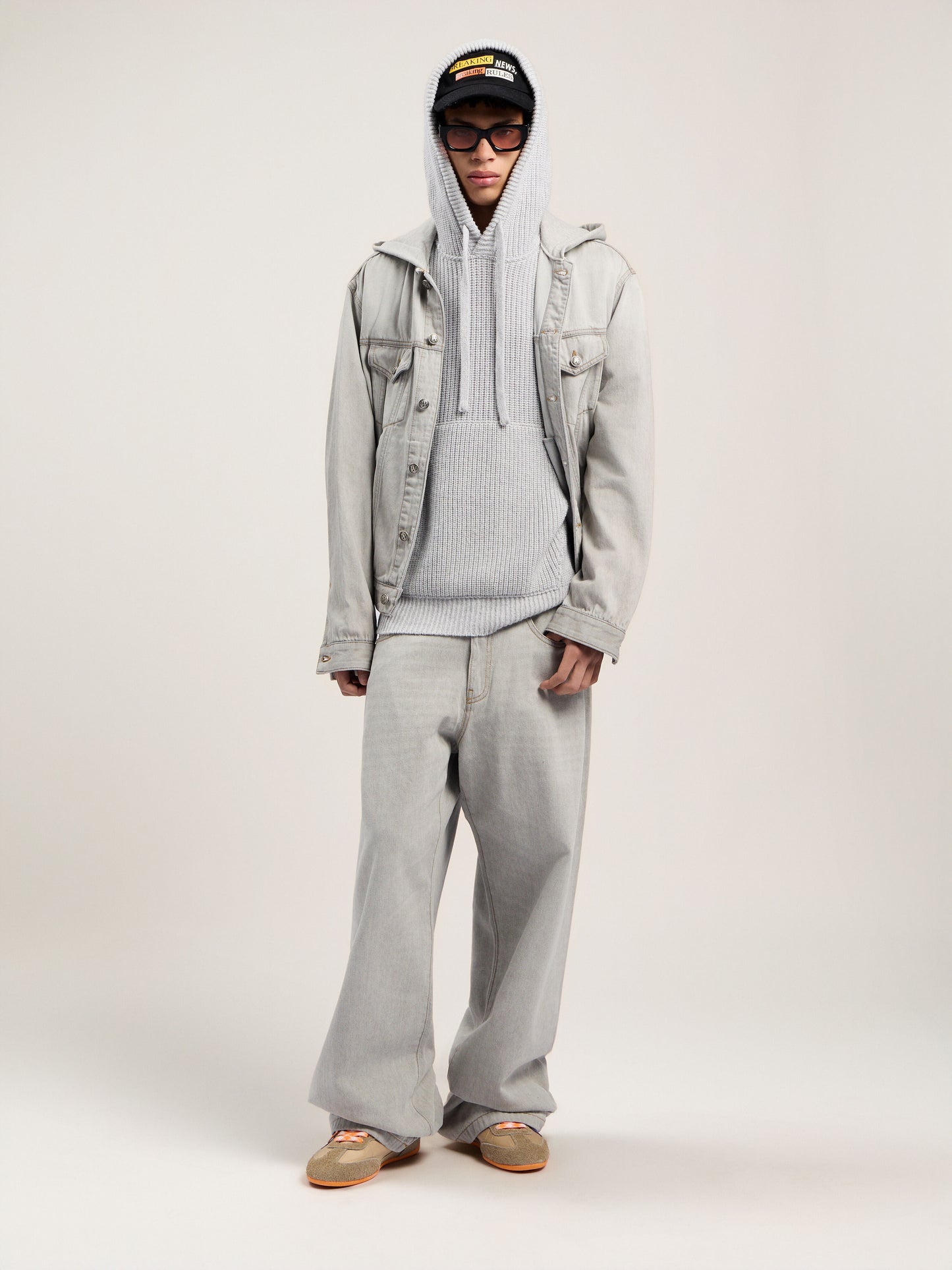 Curved Logo Loose Denim Pants