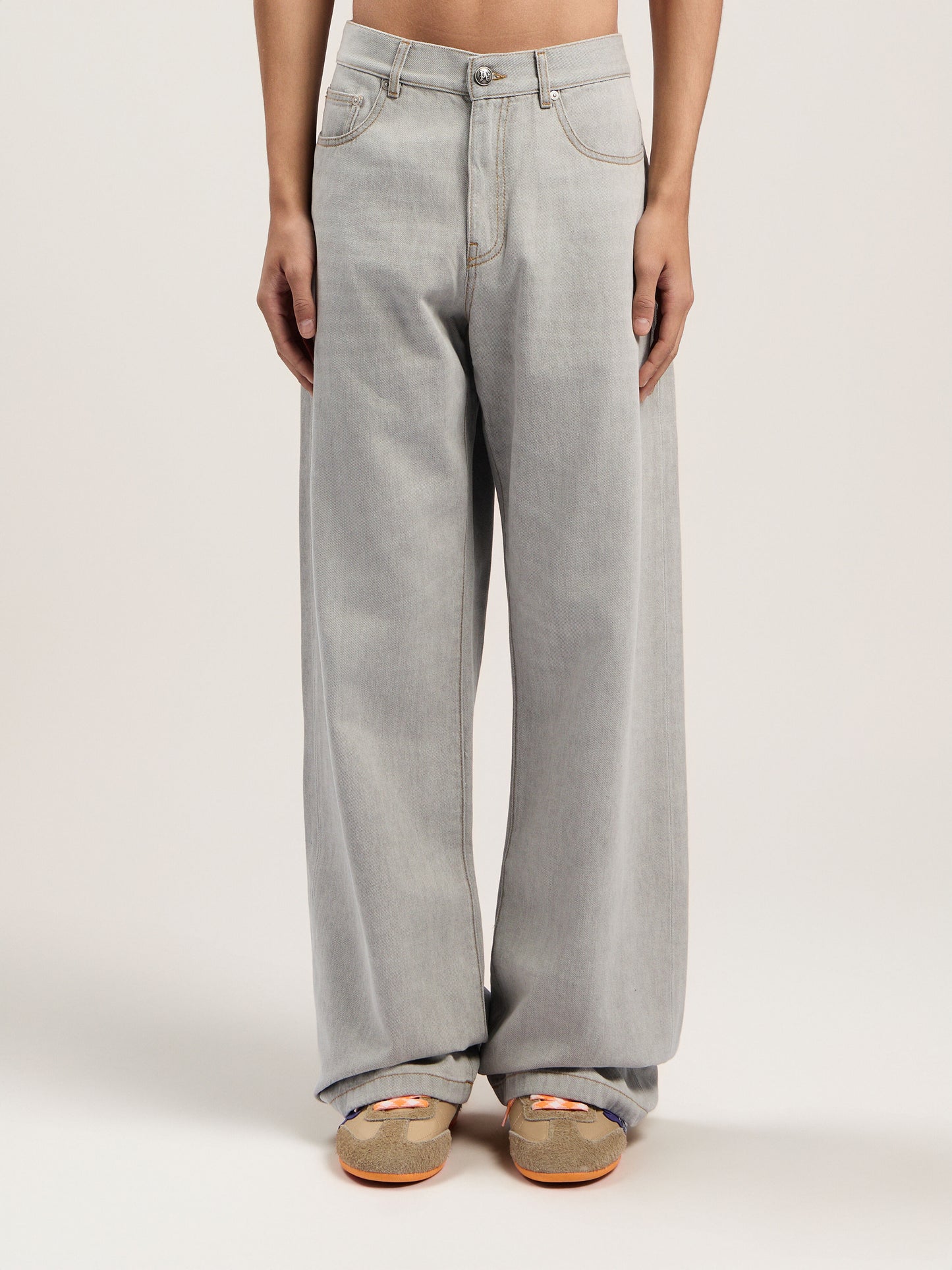 Curved Logo Loose Denim Pants