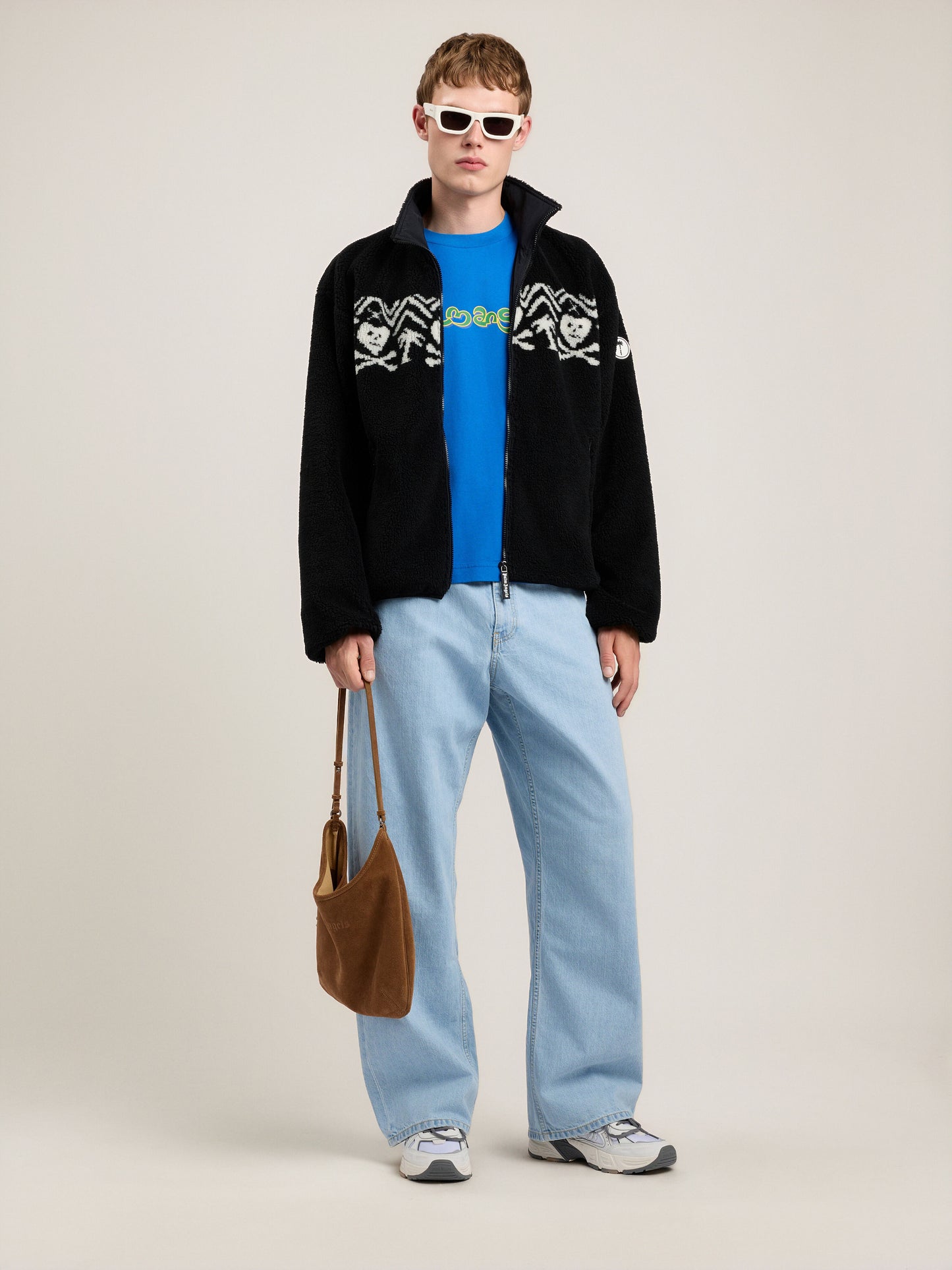 Curved Logo Loose Jeans