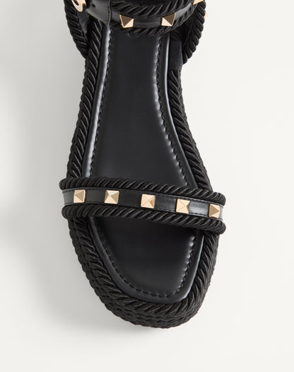 Rockstud Flatform Sandal In Calfskin 45mm