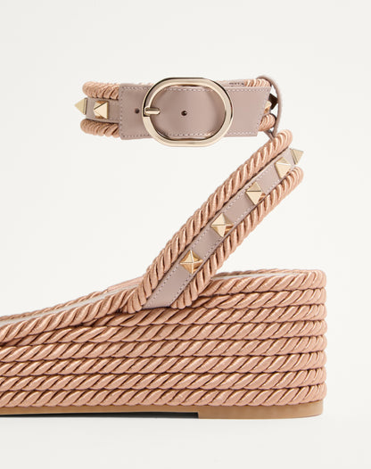 Rockstud Flatform Sandal In Calfskin 45mm