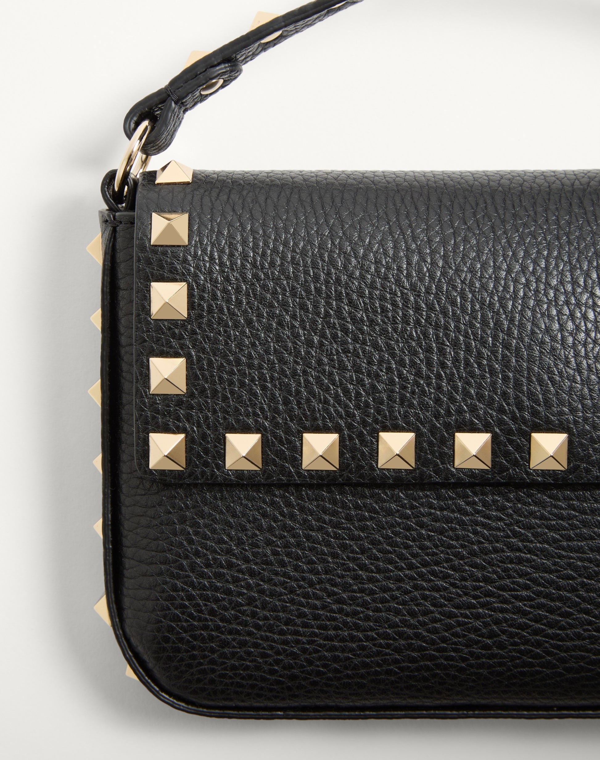 Rockstud Grainy Calfskin Pouch