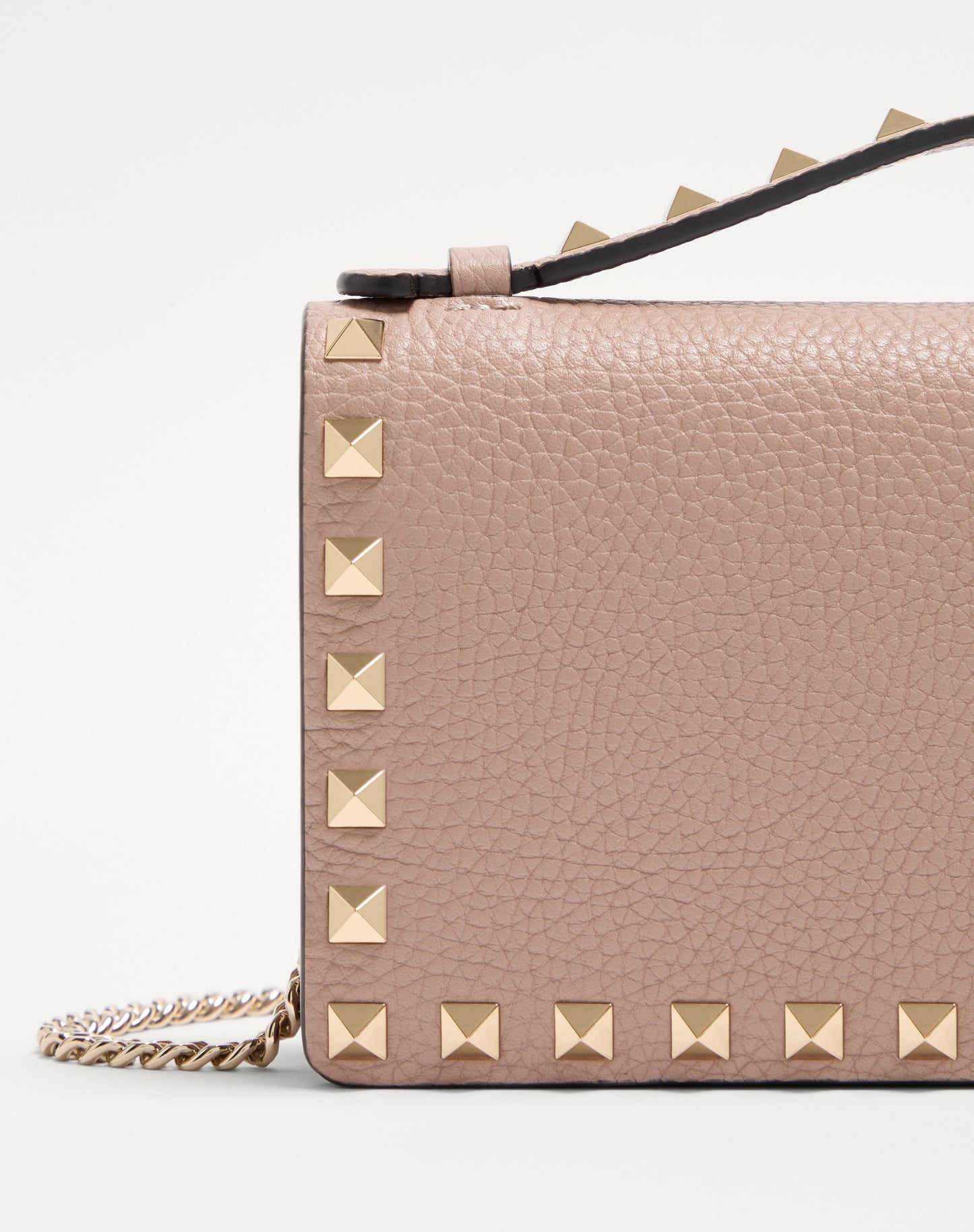 Rockstud Wallet With Chain In Grainy Calfskin