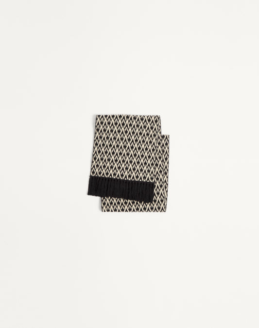 Toute La V Knitted Wool Scarf