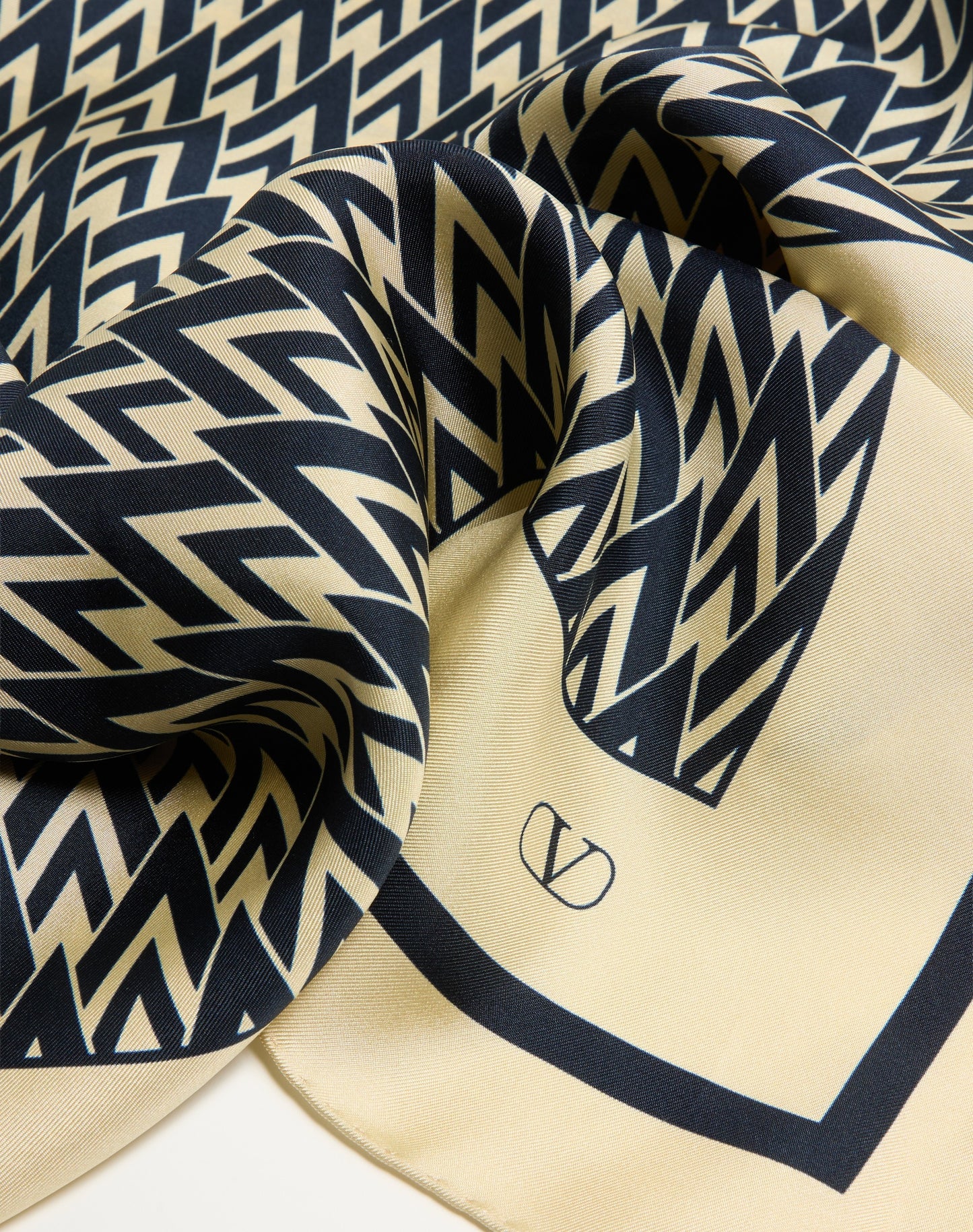 Toute La V Silk Scarf