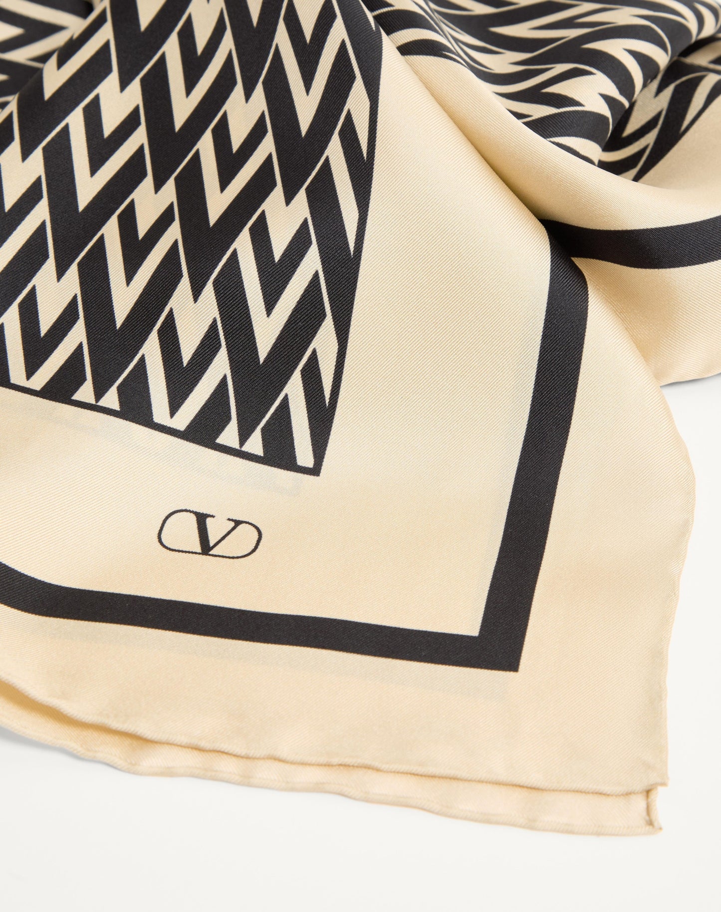 Toute La V Silk Scarf