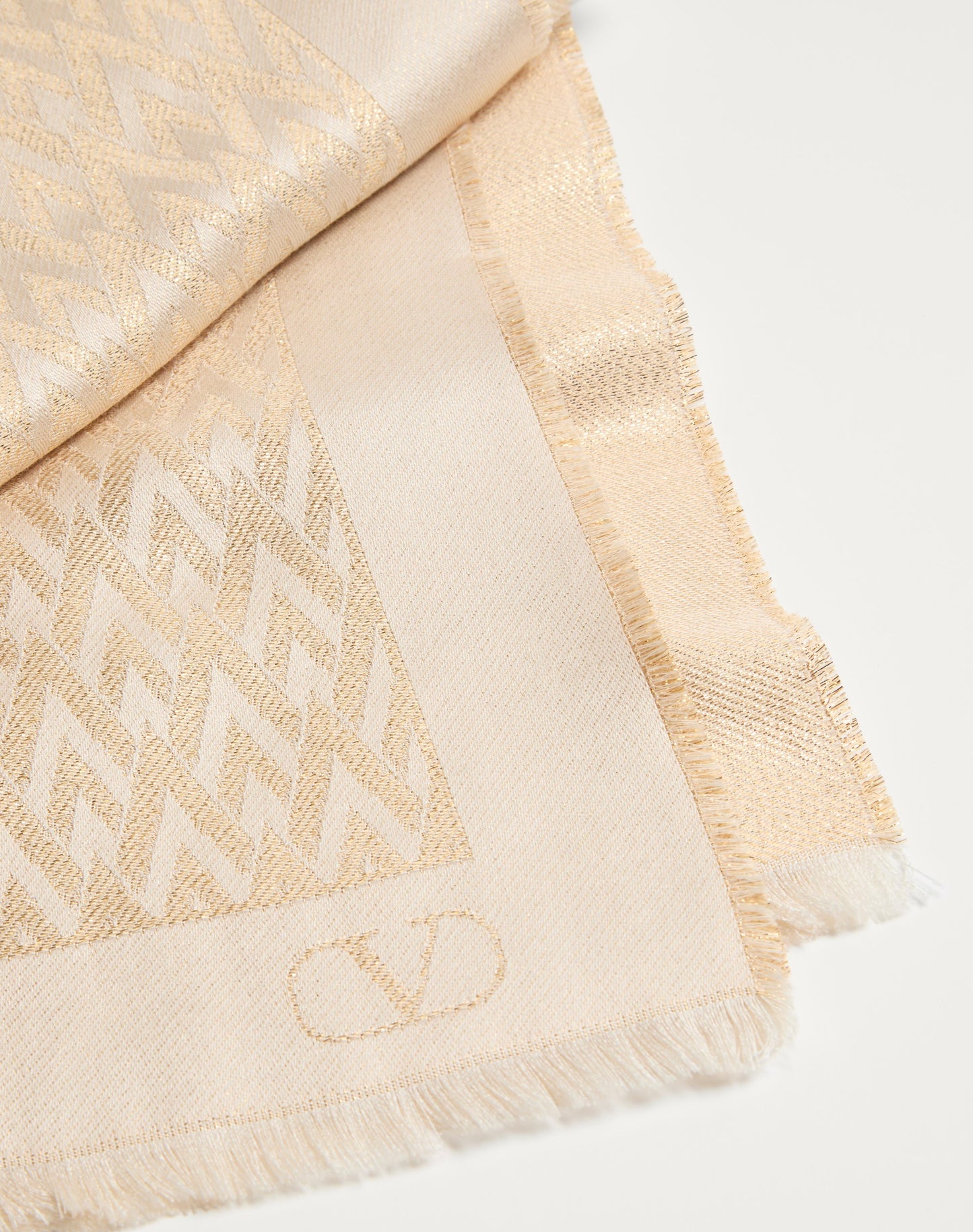 Toute La V Stole In Silk, Viscose And Cashmere