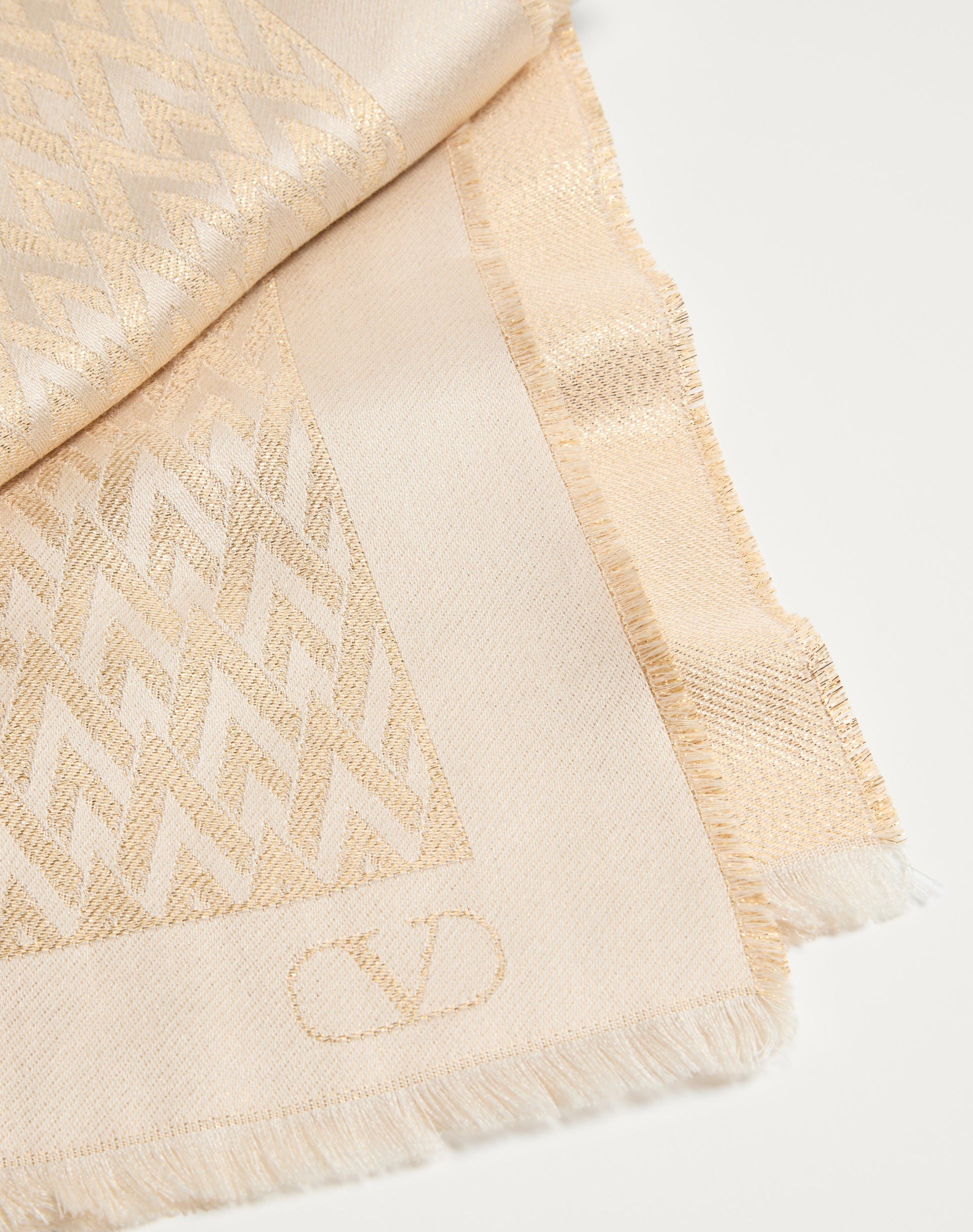 Toute La V Stole In Silk, Viscose And Cashmere