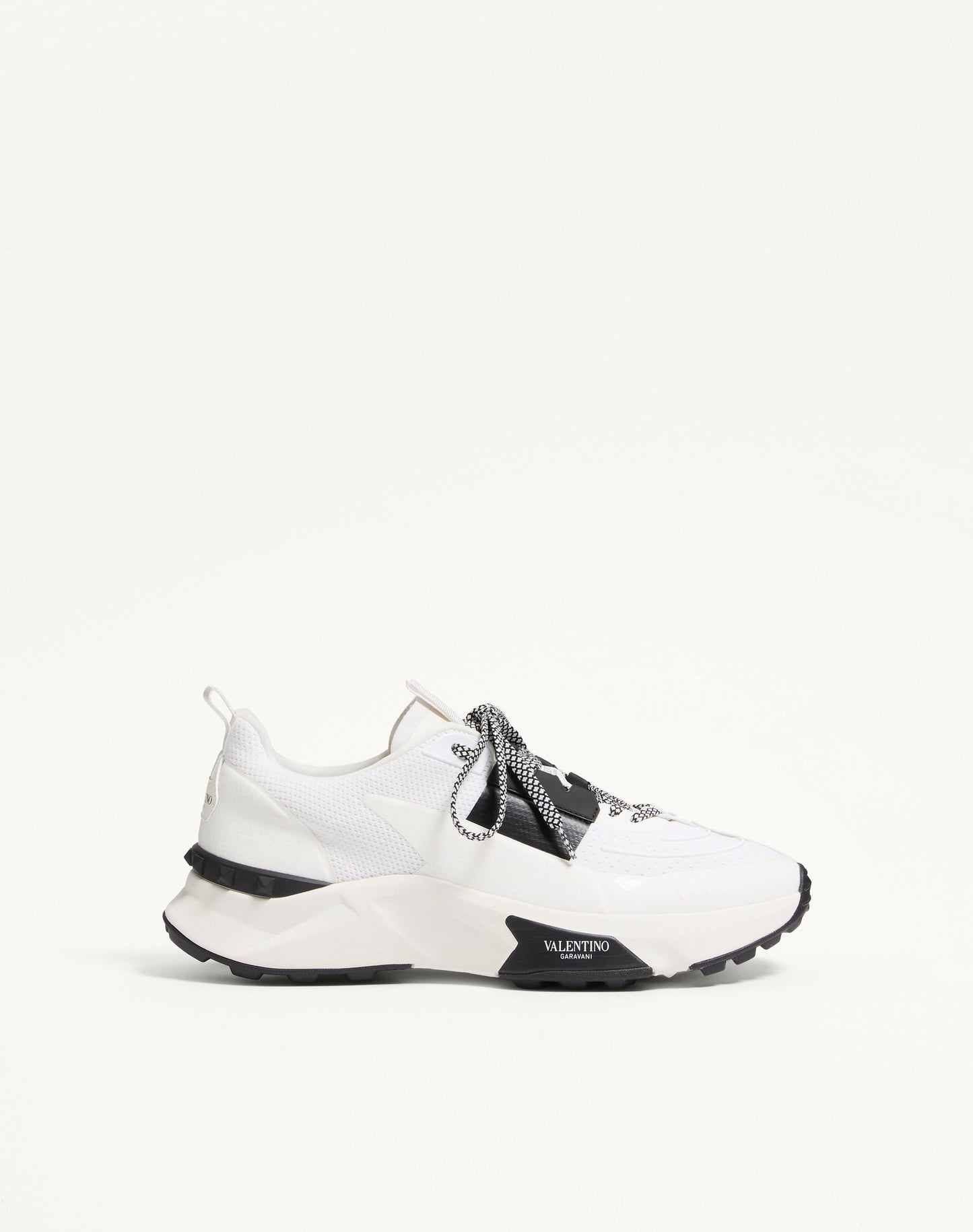 True Act Low Top Trainer In Mesh And Rubberised Fabric
