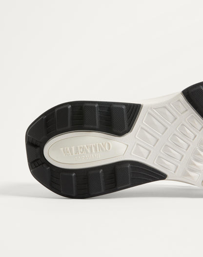 True Act Low Top Trainer In Mesh And Rubberised Fabric
