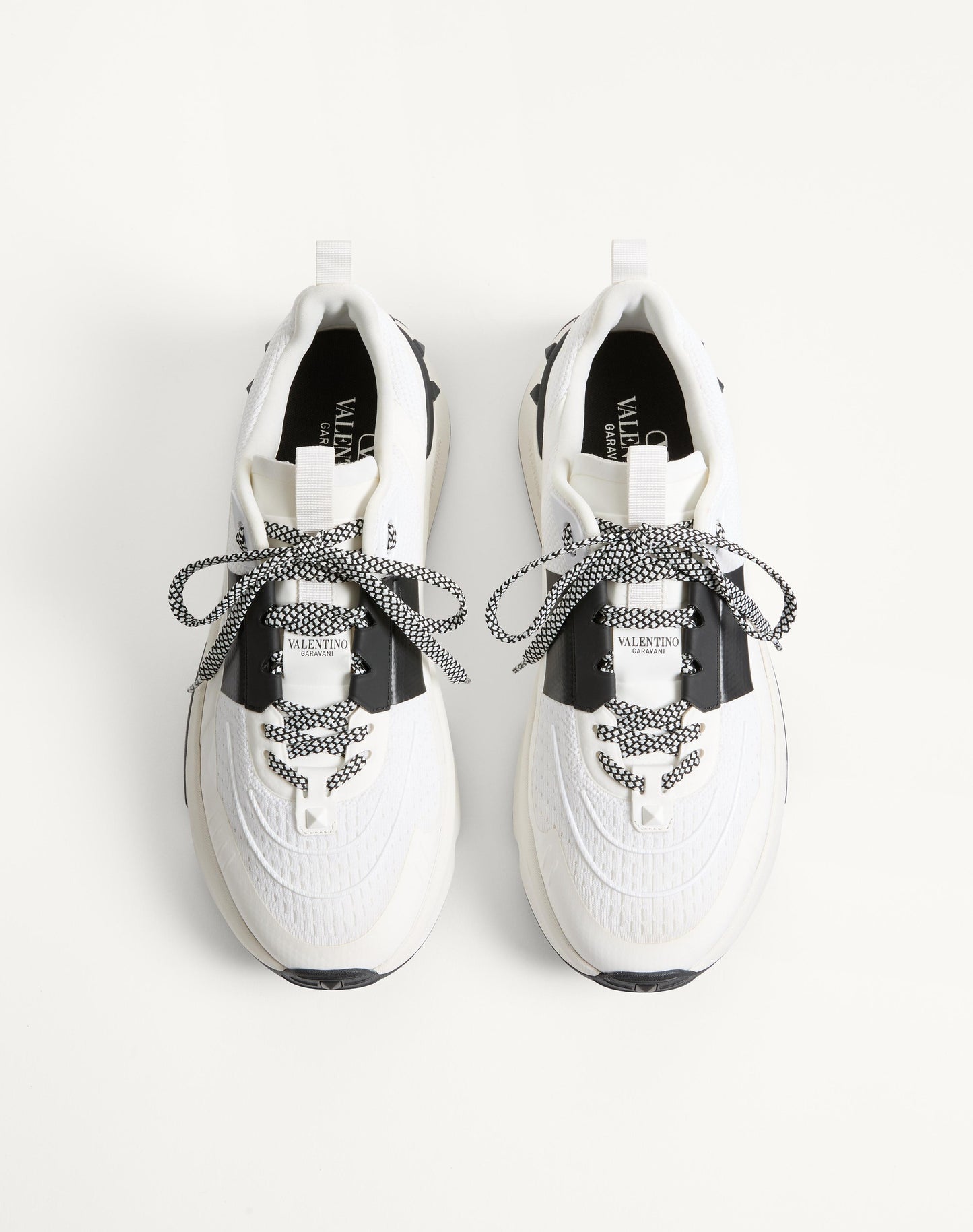 True Act Low Top Trainer In Mesh And Rubberised Fabric