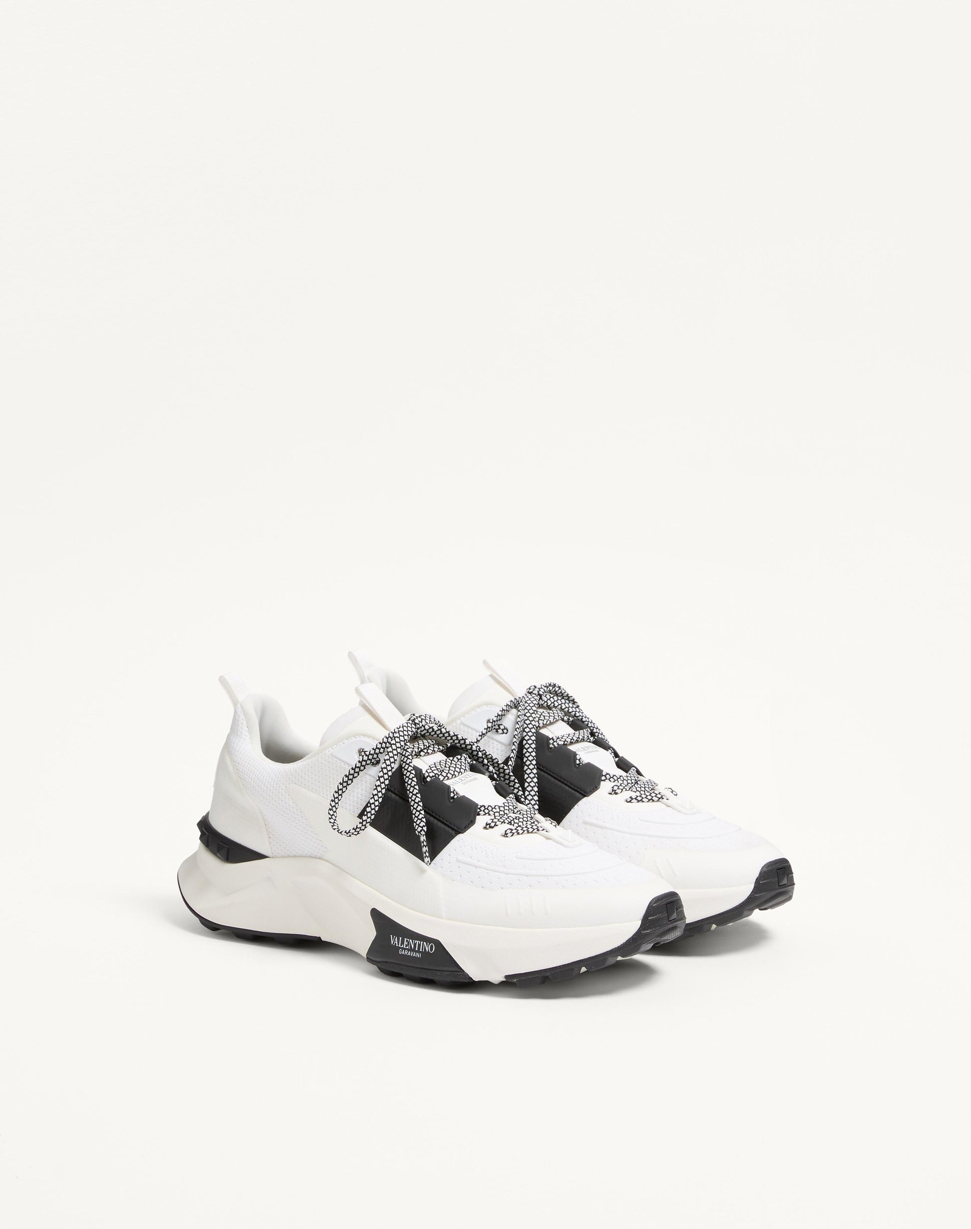 True Act Low Top Trainer In Mesh And Rubberised Fabric