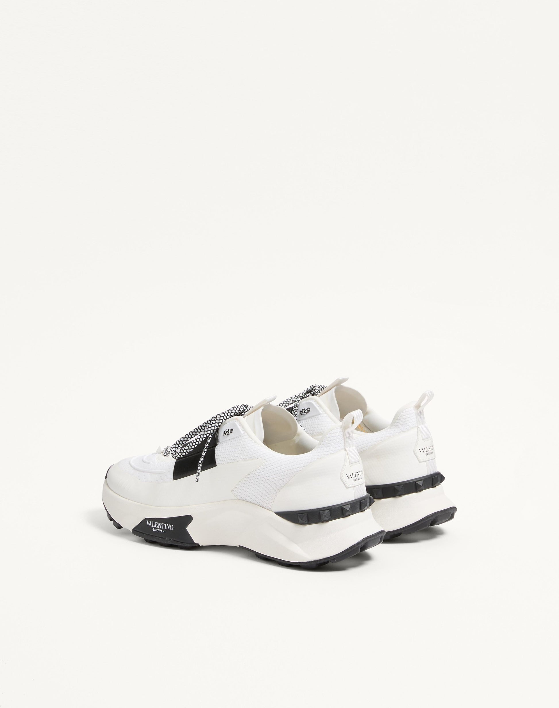 True Act Low Top Trainer In Mesh And Rubberised Fabric