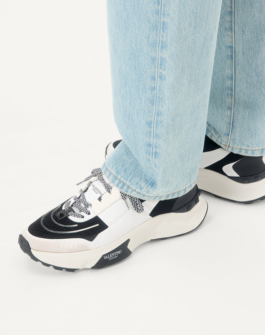 True Act Low Top Trainer In Mesh And Rubberised Fabric